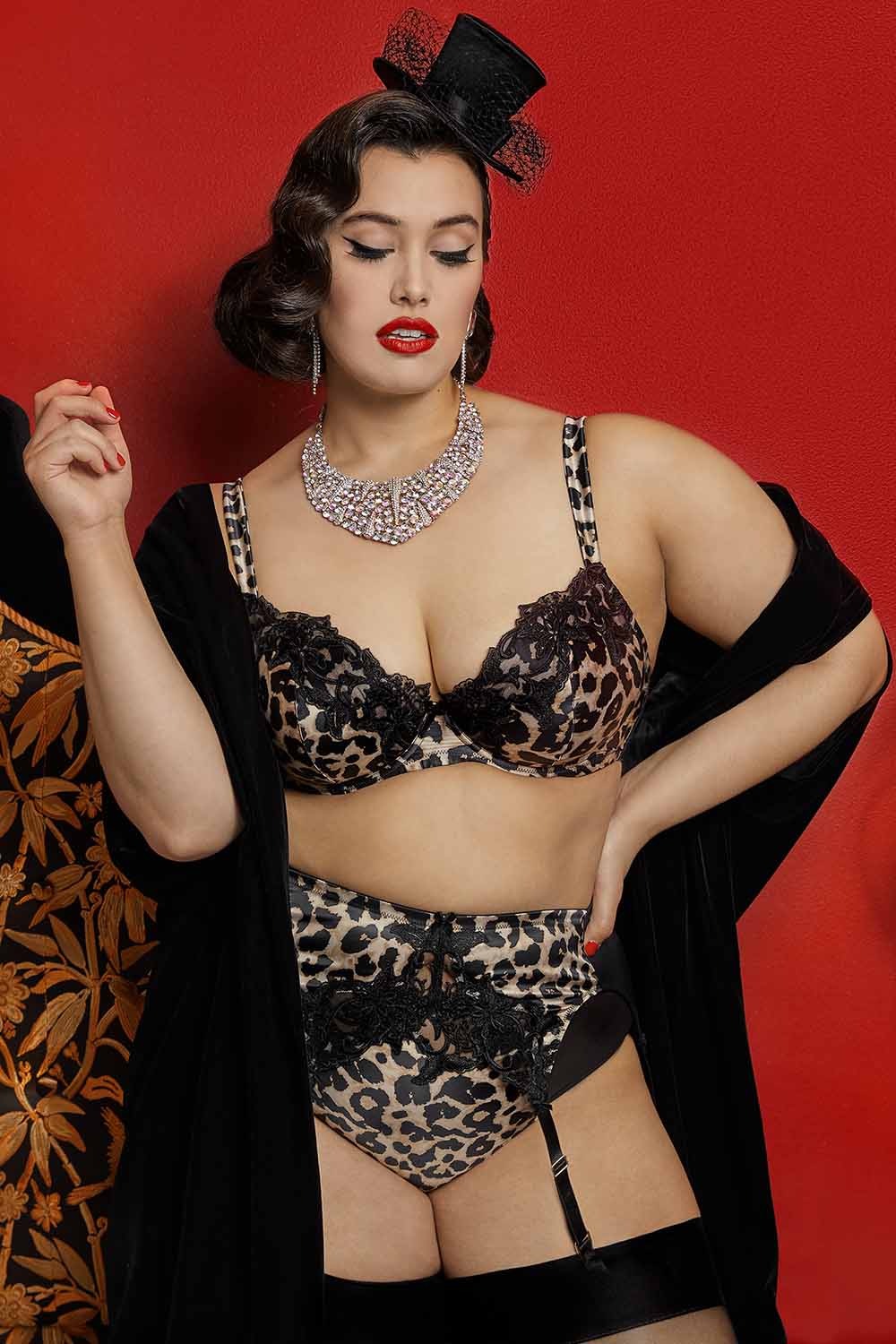 Millicent Leopard Curve Suspender Belt