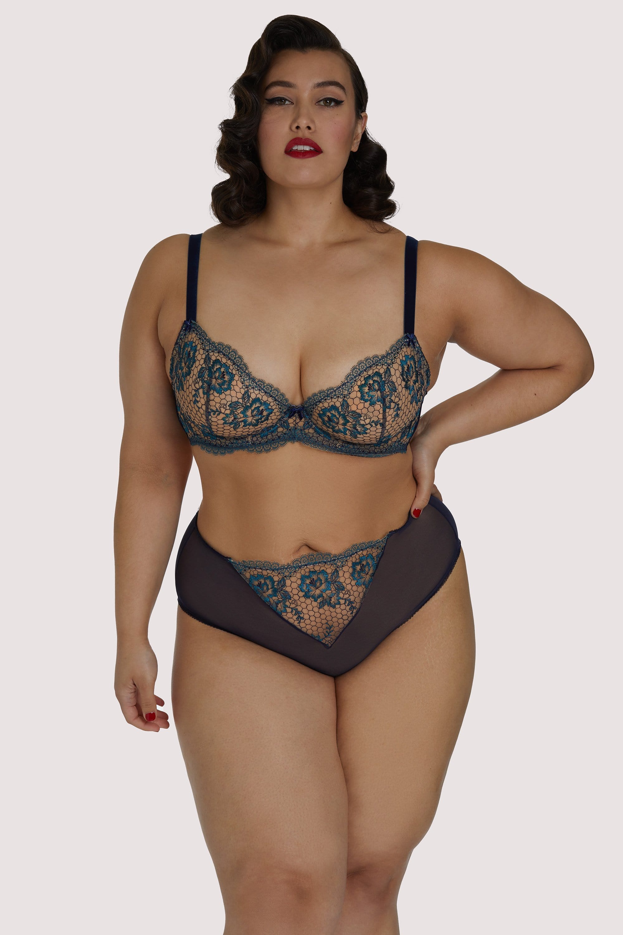 Evelina High Waist Curve Brief